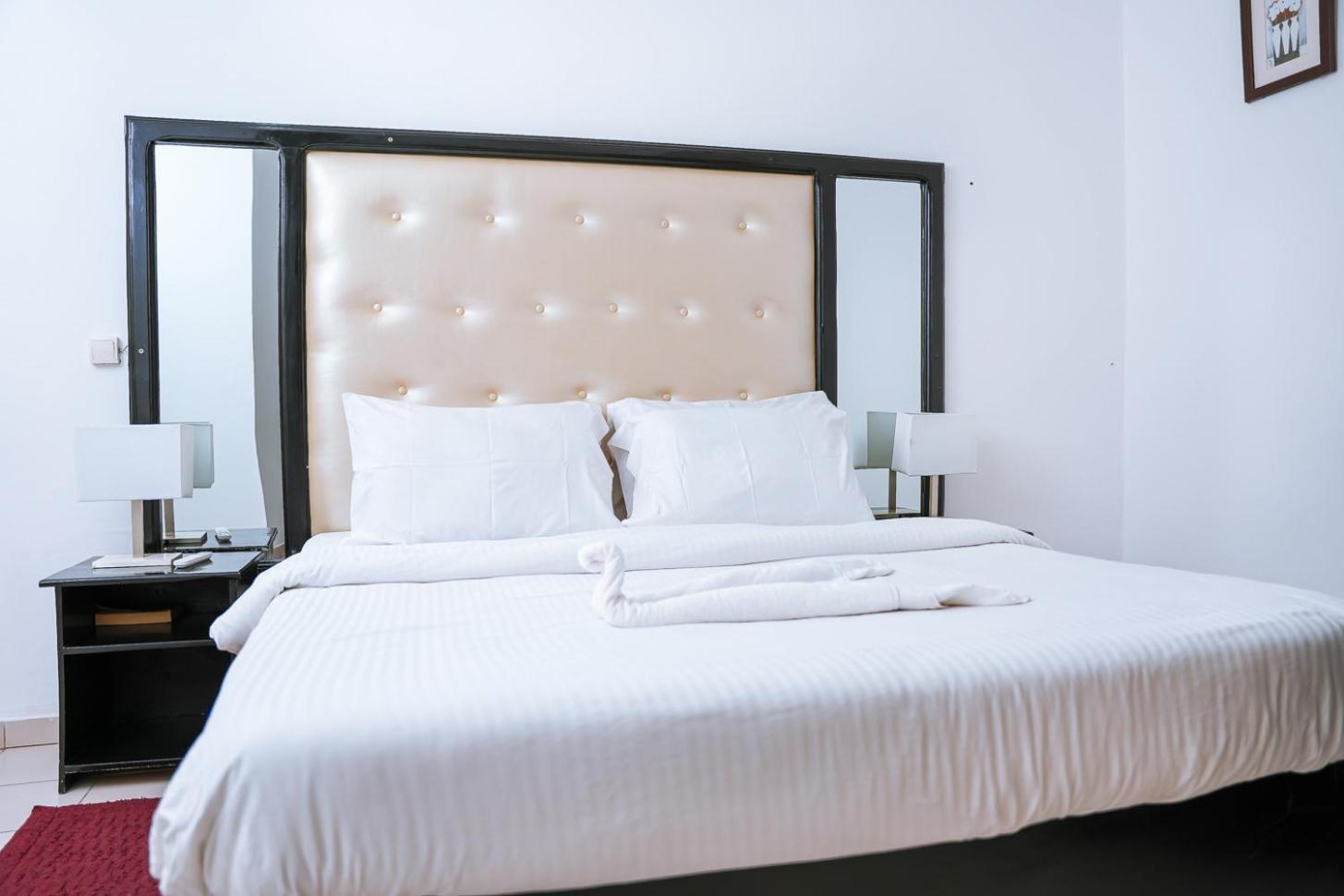 Les Residences De La Providence - Appart Hotel ยาอุนเด ภายนอก รูปภาพ
