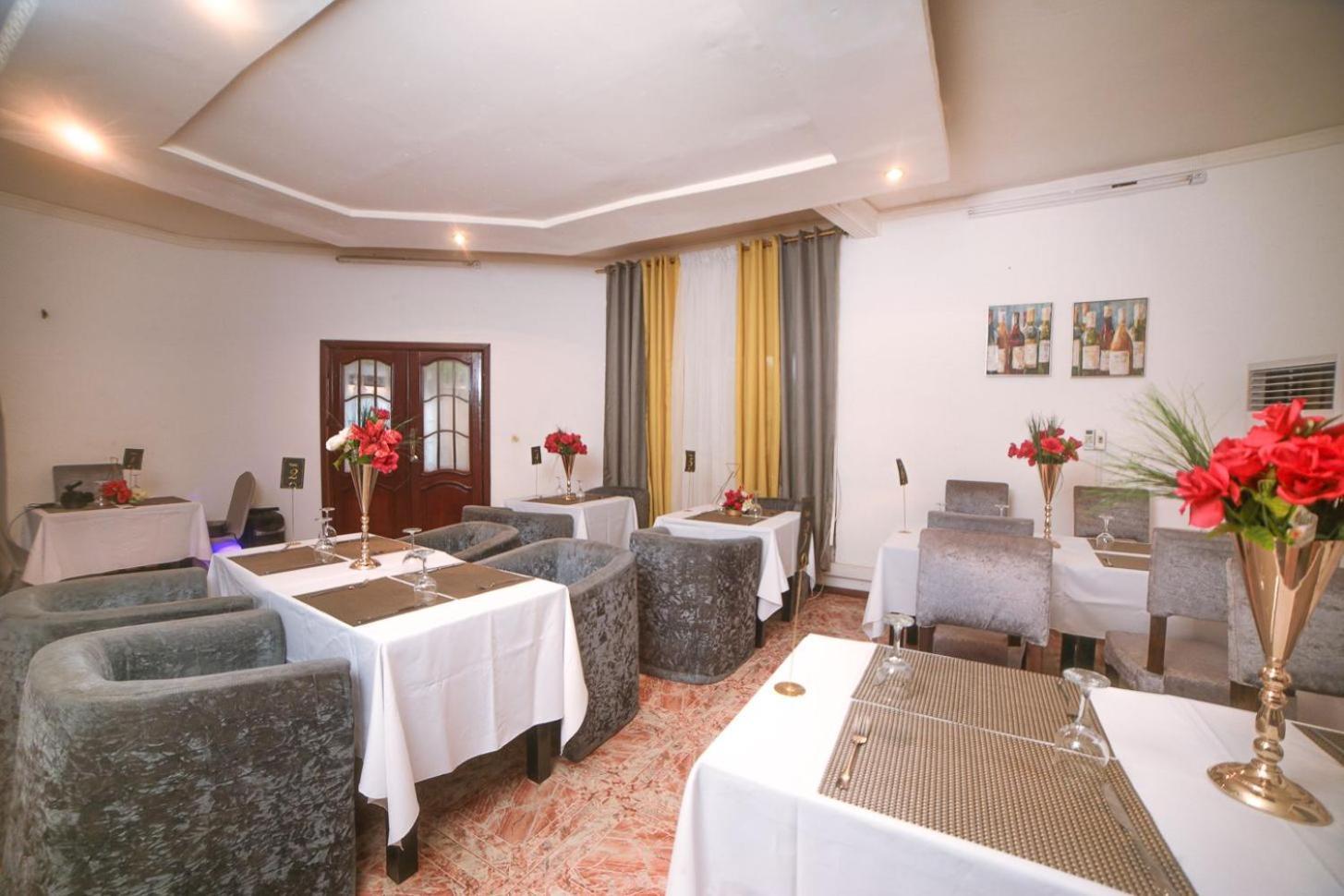 Les Residences De La Providence - Appart Hotel ยาอุนเด ภายนอก รูปภาพ
