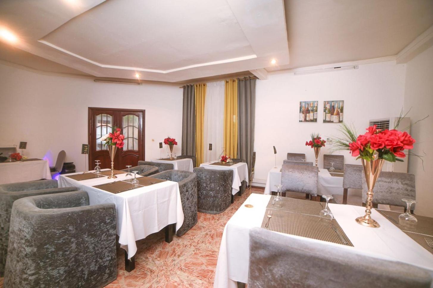 Les Residences De La Providence - Appart Hotel ยาอุนเด ภายนอก รูปภาพ