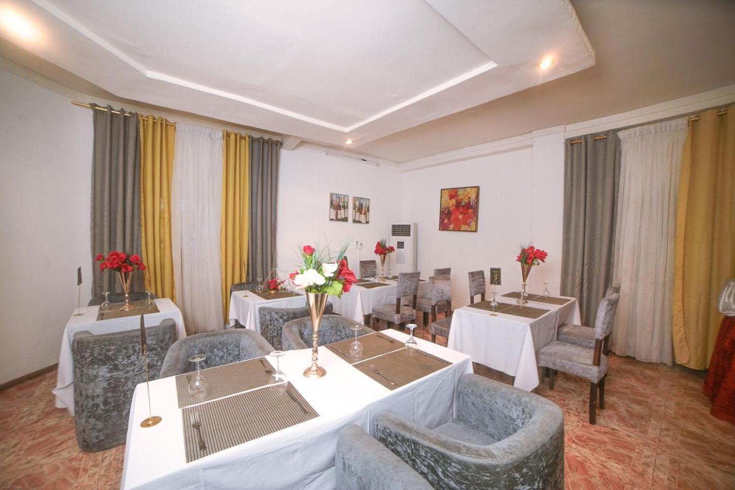 Les Residences De La Providence - Appart Hotel ยาอุนเด ภายนอก รูปภาพ