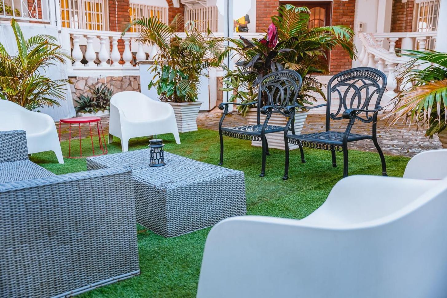 Les Residences De La Providence - Appart Hotel ยาอุนเด ภายนอก รูปภาพ